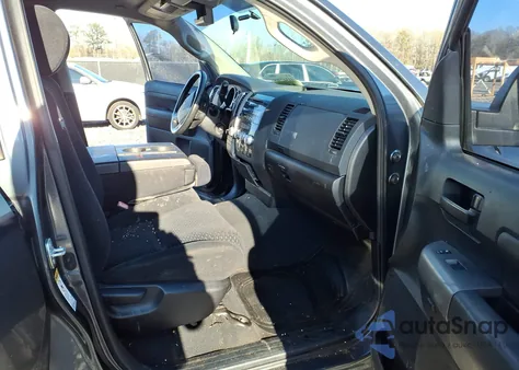 2010 Toyota Tundra Grade 5.7L V8 z USA, uszkodzony, nr VIN 5TFEY5F12AX090546